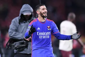 OL : les tupperwares de maman Benrahma pour régaler Textor !