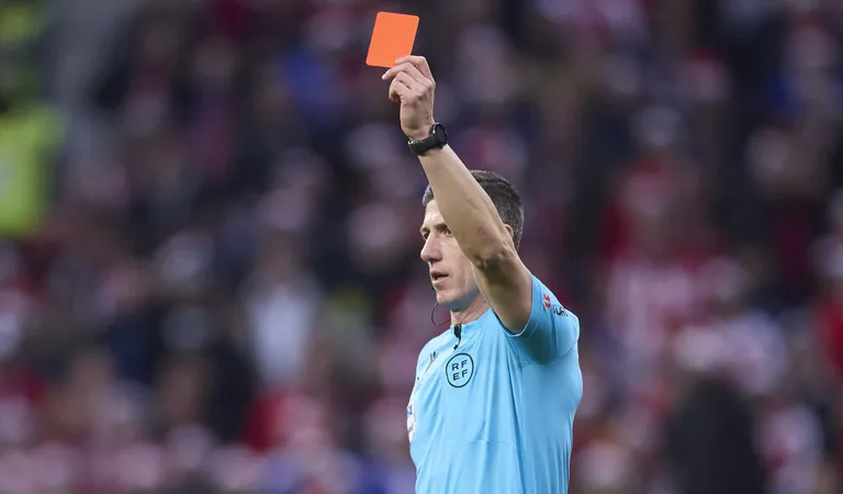 Coupe du monde 2026 : &agrave; quel moment les cartons jaunes sont-ils remis &agrave; z&eacute;ro ?