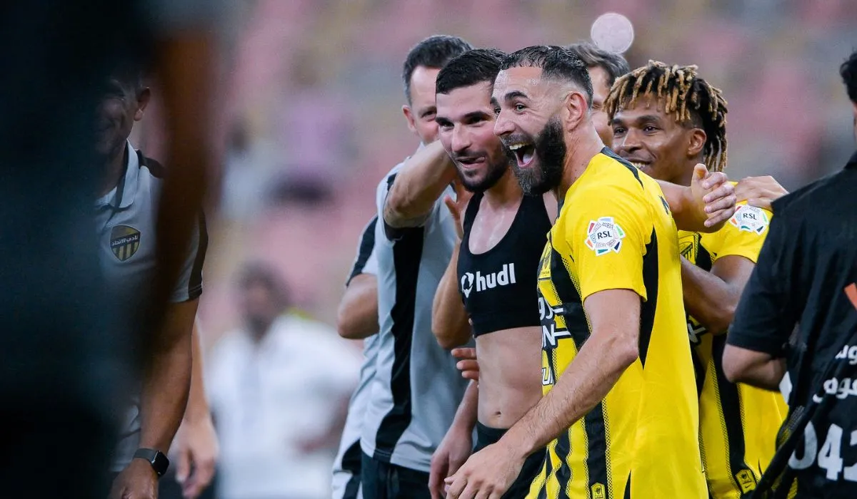 Karim Benzema s&rsquo;affiche avec le maillot de l&rsquo;Alg&eacute;rie&nbsp;!