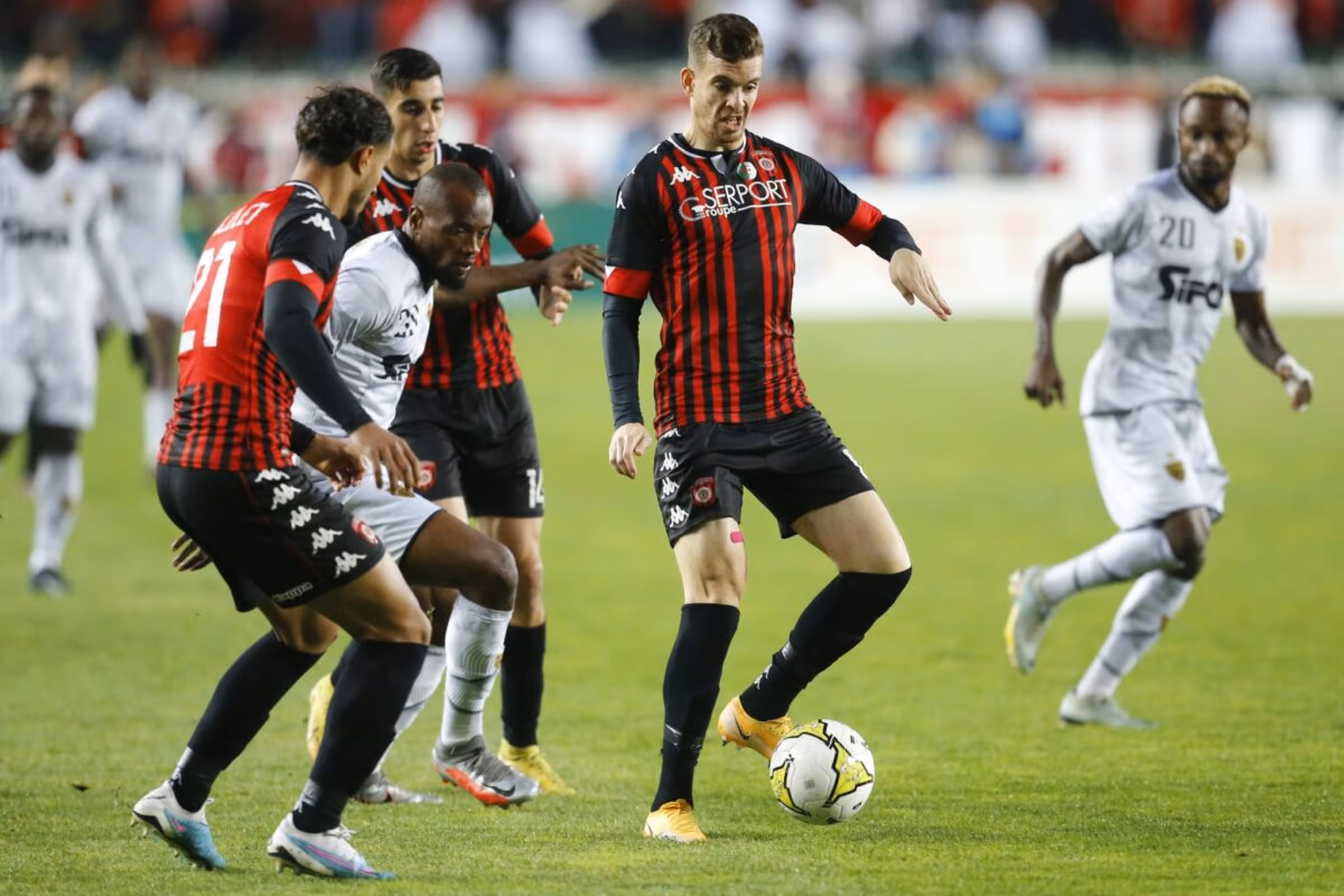 Coupe de la CAF : l&rsquo;USM Alger &eacute;limine l&rsquo;ASEC Mimosas et file en finale
