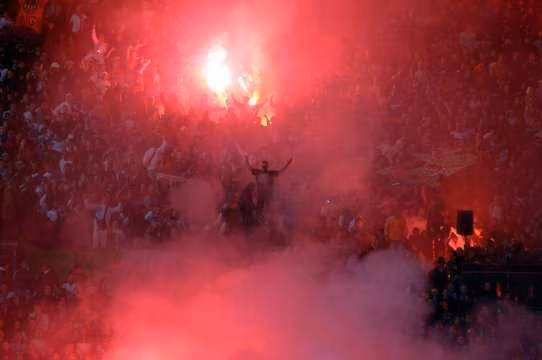 Alg&eacute;rie : les ultras du CS Constantine emflamment le stade contre l&rsquo;Espanyol