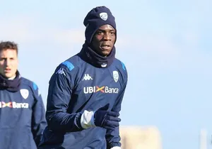L’équipe-type de Mario Balotelli avec un Africain !
