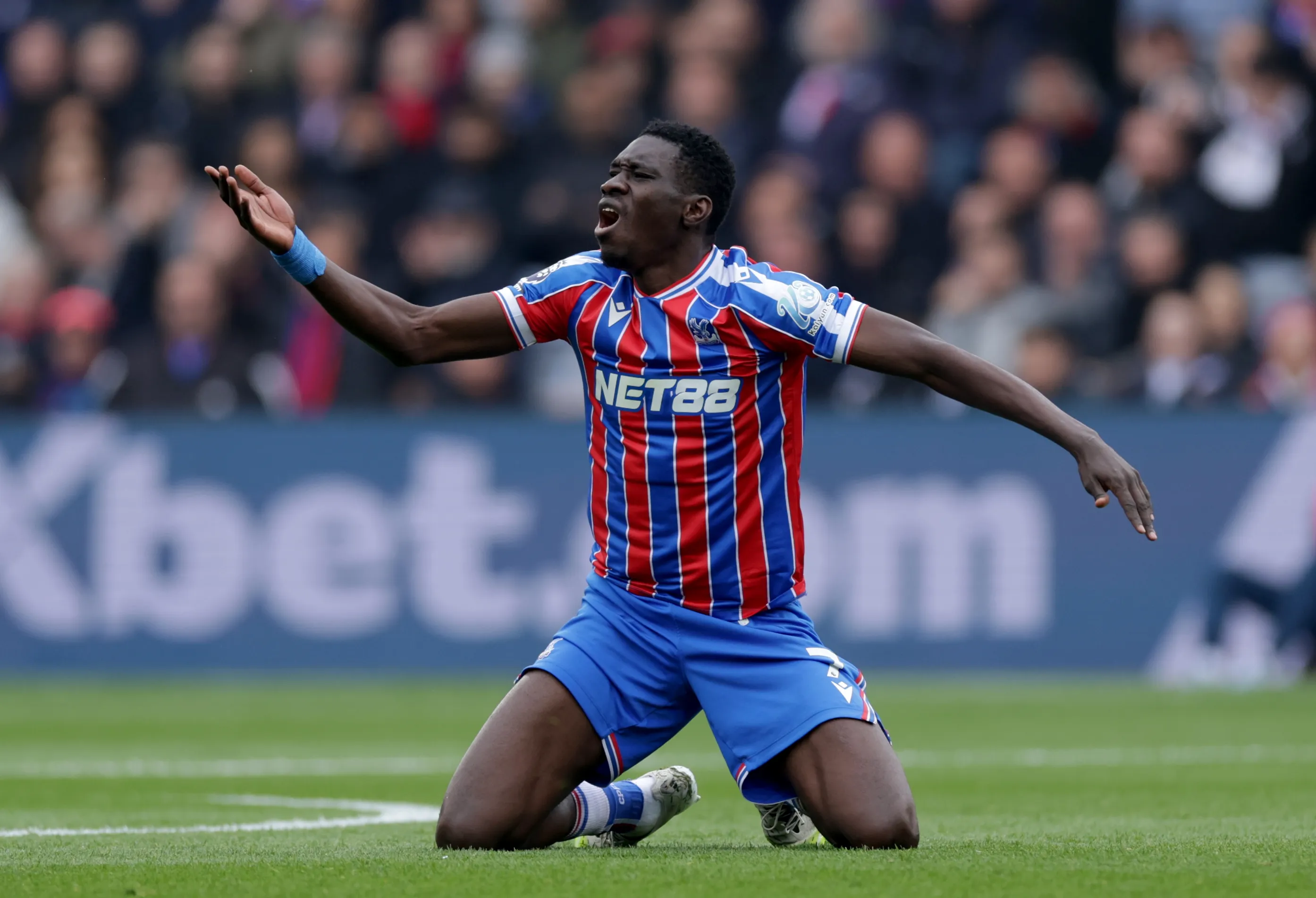 &ldquo;Nos joueurs africains m&eacute;ritent du respect, ce ne sont pas des marchandises&rdquo; : l&rsquo;agent d&rsquo;Isma&iuml;la Sarr pousse un coup de gueule retentissant