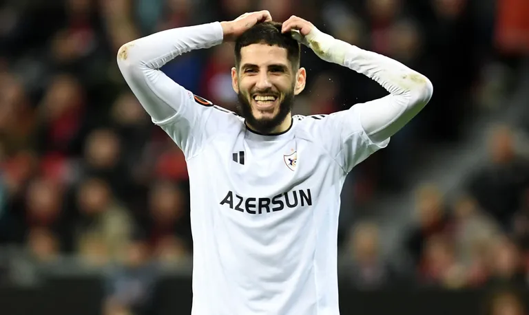 Alg&eacute;rie : en mode Juninho, Benzia fait encore le show !