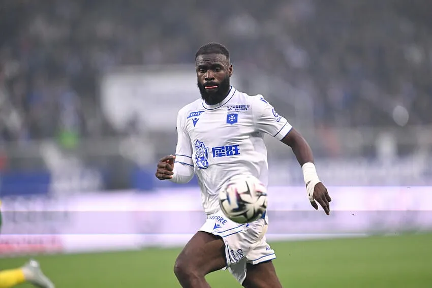 Lassine SINAYOKO , Auxerre