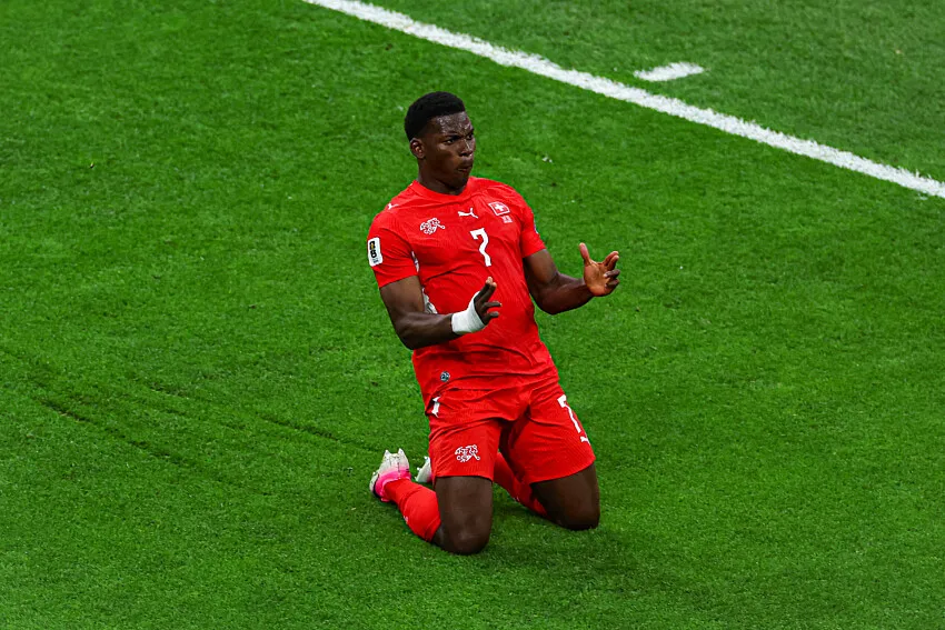 Breel Embolo , Suisse