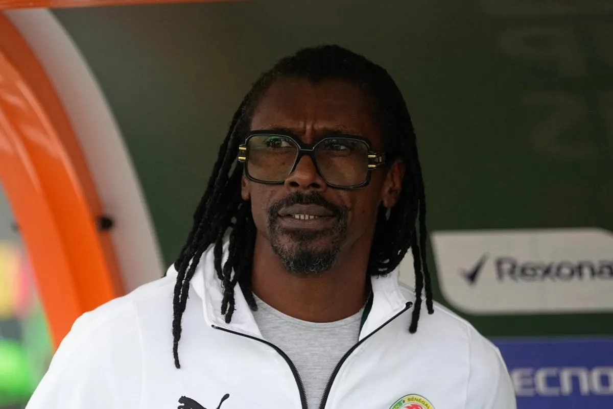 Aliou Ciss&eacute; en discussions avec une surprenante s&eacute;lection africaine