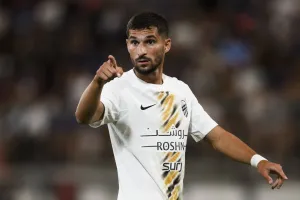 3 clubs prêts à ramener Houssem Aouar en Europe