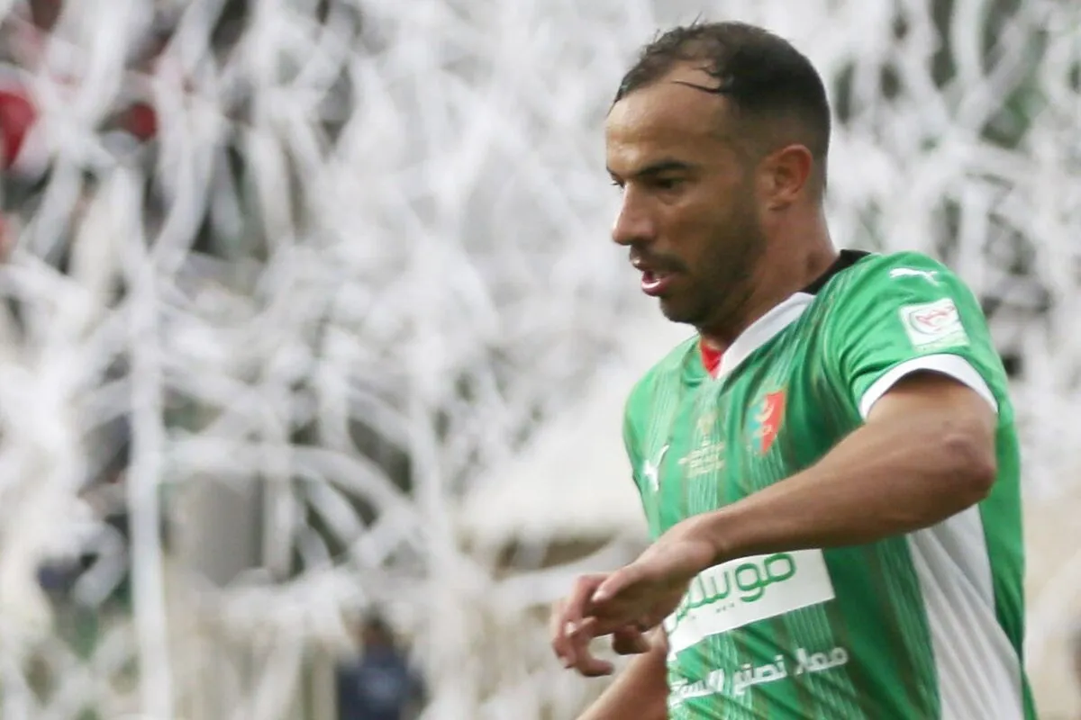 Djamel Benlamri quitte d&eacute;j&agrave; son nouveau club et rentre en Alg&eacute;rie !