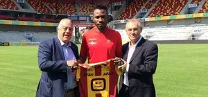 Raja : Osaguona file à Malines