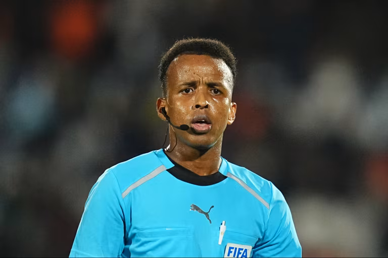 Coupe du monde 2026 : un &eacute;norme scandale avec l&rsquo;arbitre Omar Artan, recal&eacute; &agrave; son arriv&eacute;e aux Etats-Unis !