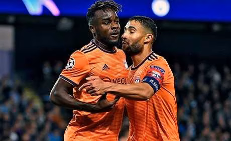 Lyon : m&eacute;content, Maxwel Cornet envoie un message