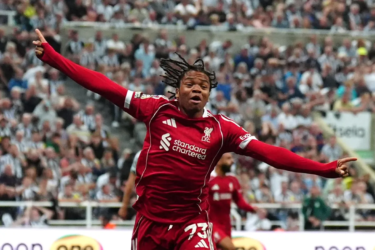 Avec quelle s&eacute;lection africaine est &eacute;ligible Rio Ngumoha, 16 ans, la nouvelle sensation de Liverpool ?