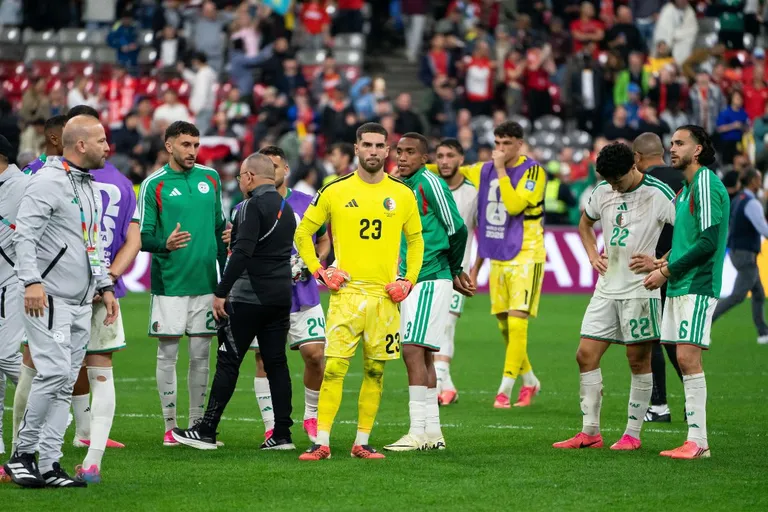 Alg&eacute;rie : fronde des joueurs, &ldquo;foutoir tactique&rdquo;&hellip; Petkovic contest&eacute; de toute part apr&egrave;s le fiasco contre la Suisse