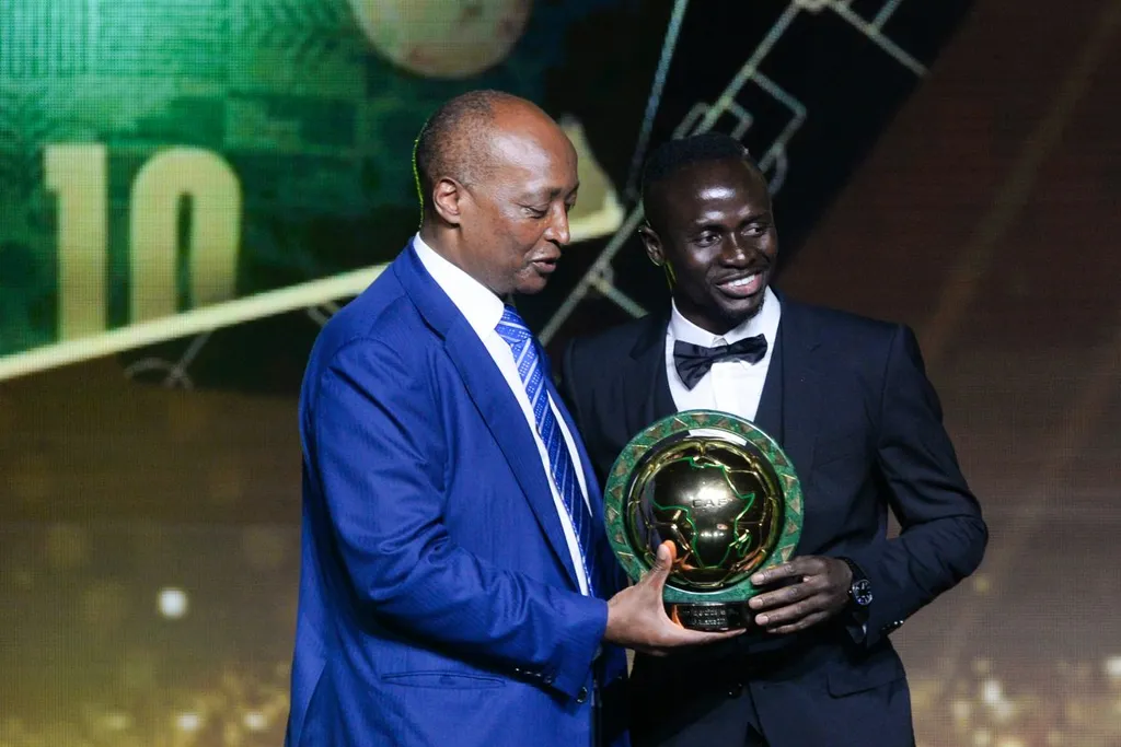 Sadio Man&eacute;, Patrice Motsepe, Joueur Africain de l'ann&eacute;e