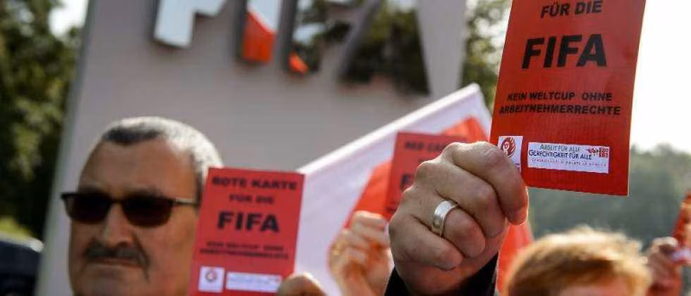 FIFA : Blatter accueilli par des cartons rouges &agrave; Hong Kong