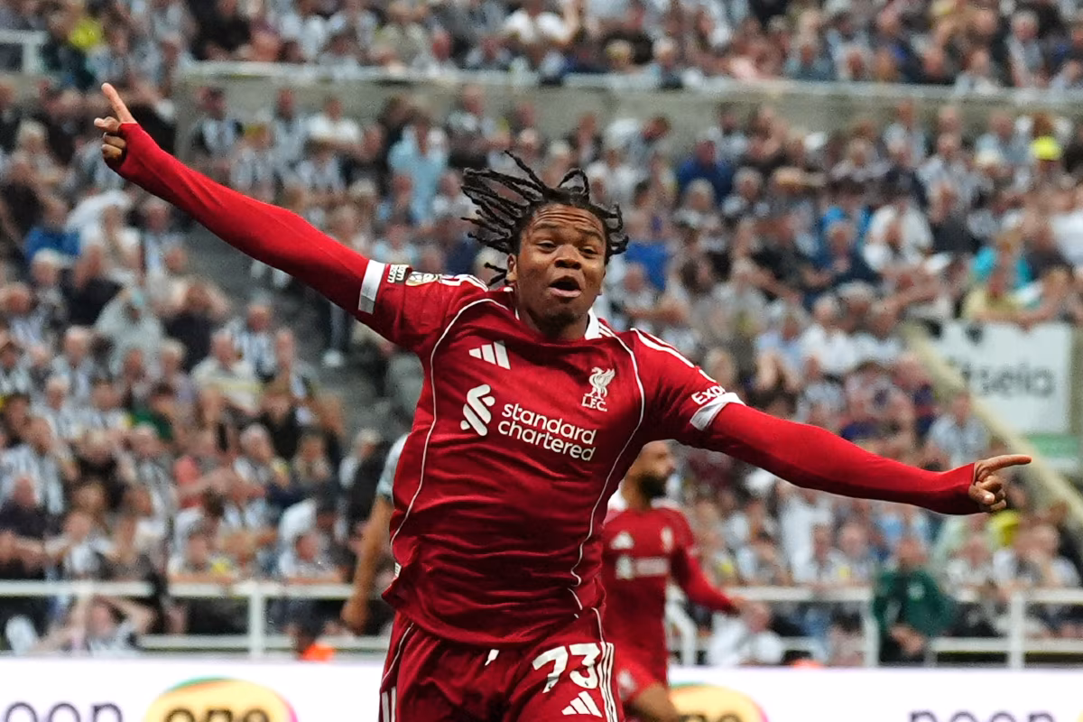 Avec quelle s&eacute;lection africaine est &eacute;ligible Rio Ngumoha, 16 ans, la nouvelle sensation de Liverpool ?
