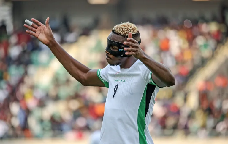 Coupe du monde 2026 (Q) : le pare-brise se fissure en plein vol, grosse frayeur pour les Super Eagles du Nigeria