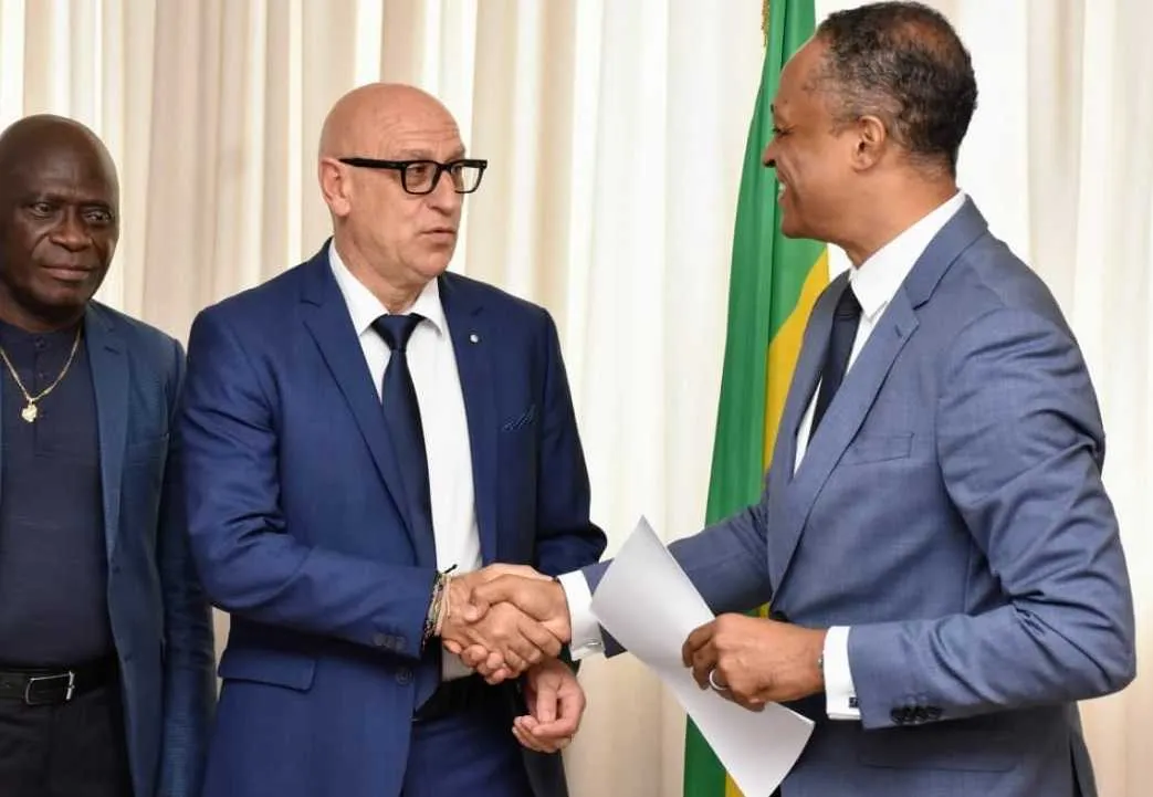 Gabon&nbsp;: Patrice Neveu prolonge jusqu&rsquo;en 2025&nbsp;! (officiel)