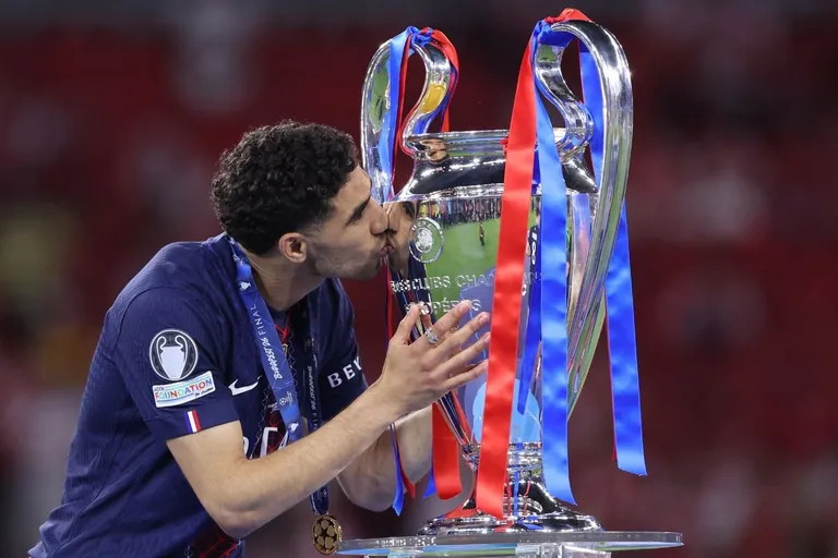 Achraf Hakimi &eacute;gale le record l&eacute;gendaire de Samuel Eto&rsquo;o en Ligue des champions UEFA