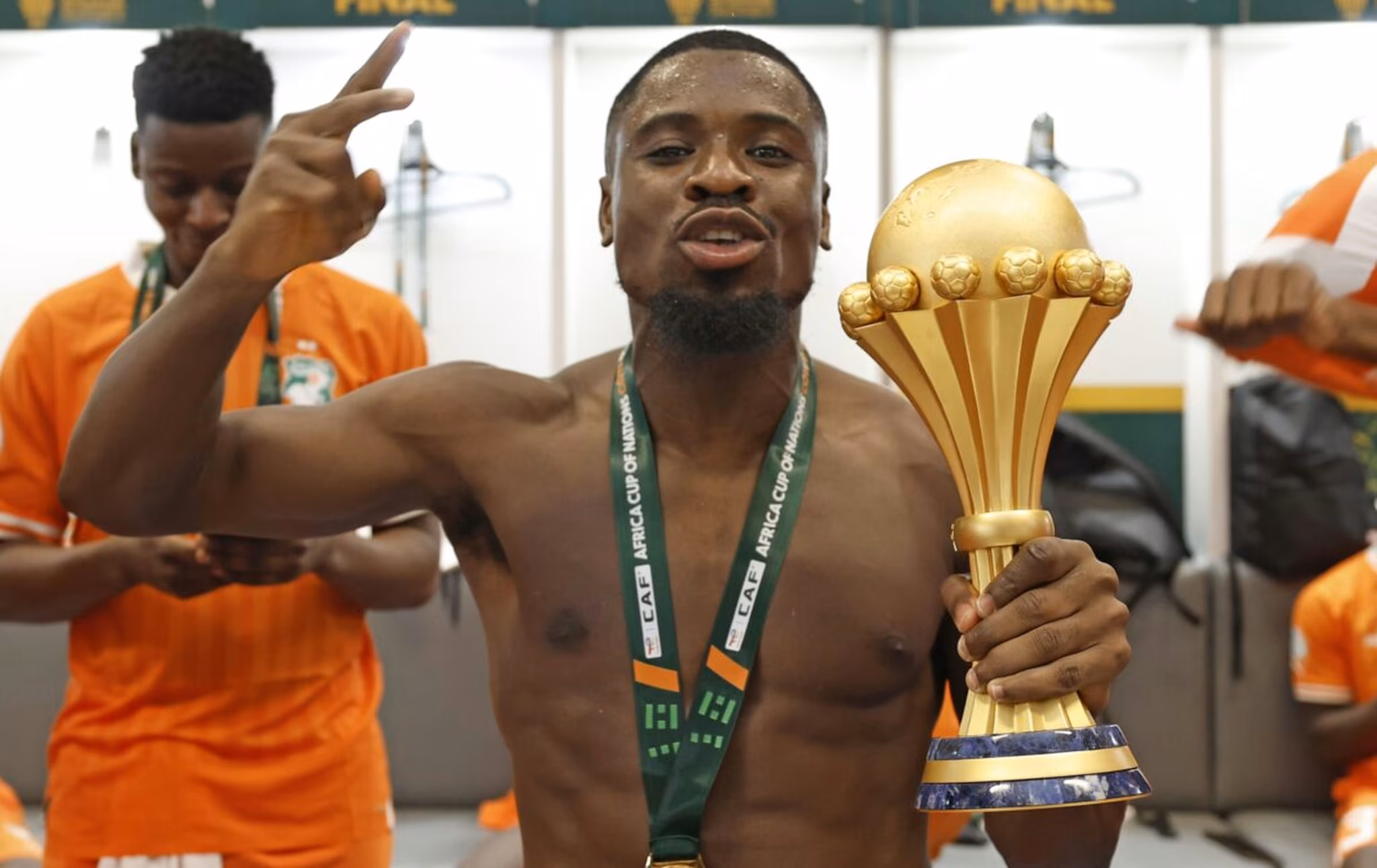 C&ocirc;te d&rsquo;Ivoire : &agrave; peine sacr&eacute;, Aurier d&eacute;rape d&eacute;j&agrave; !
