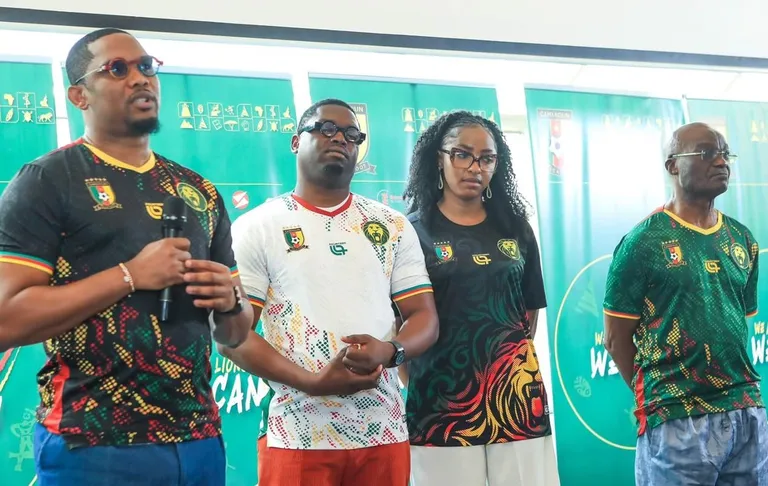 Cameroun : &ldquo;on est devenu le Mali ?&rdquo;, les nouveaux maillots pour la CAN 2025 d&eacute;j&agrave; sous le feu des critiques