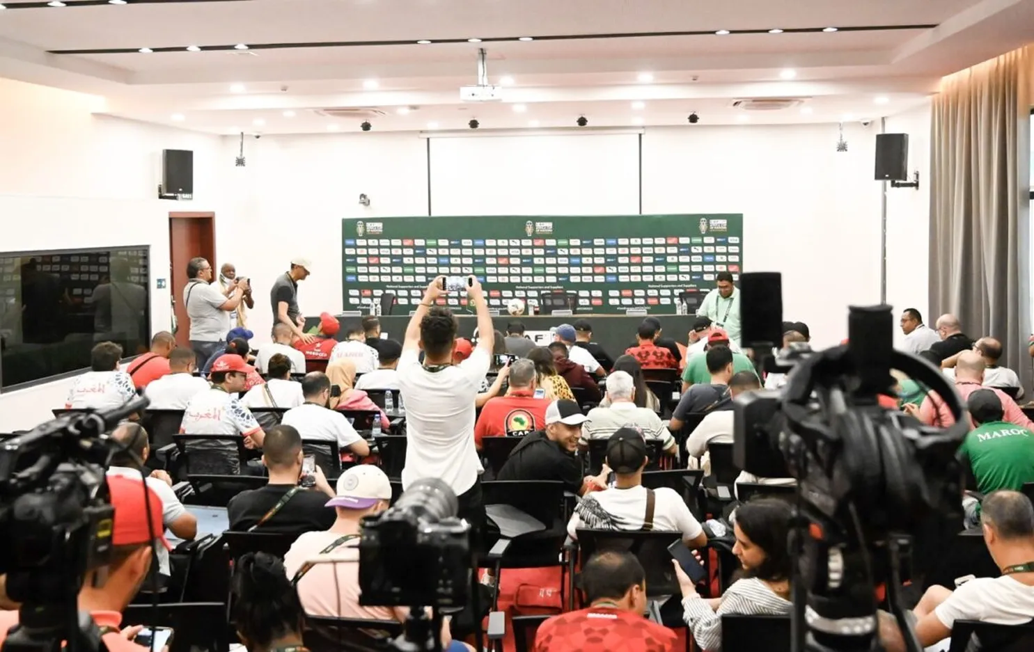 CAN 2023&nbsp;: un bus de journalistes victime d&rsquo;un grave accident