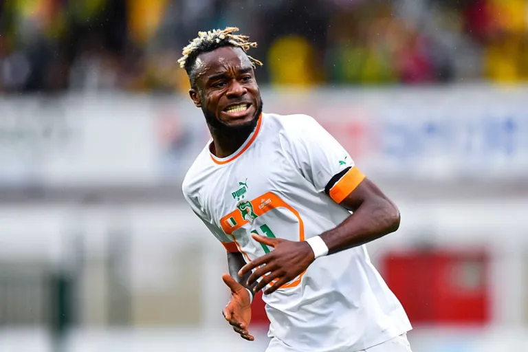 Double coup dur pour Maxwell Cornet