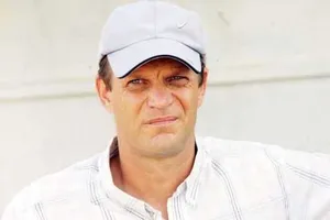 Cameroun : Denis Lavagne suspendu, Jean-Paul Akono aux commandes