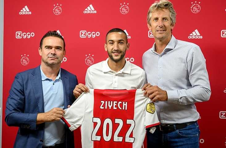 d7e9dac6 023b 4268 b28e f4adcc2dc0bc 2019 08 09 Contract Hakim Ziyech 0023