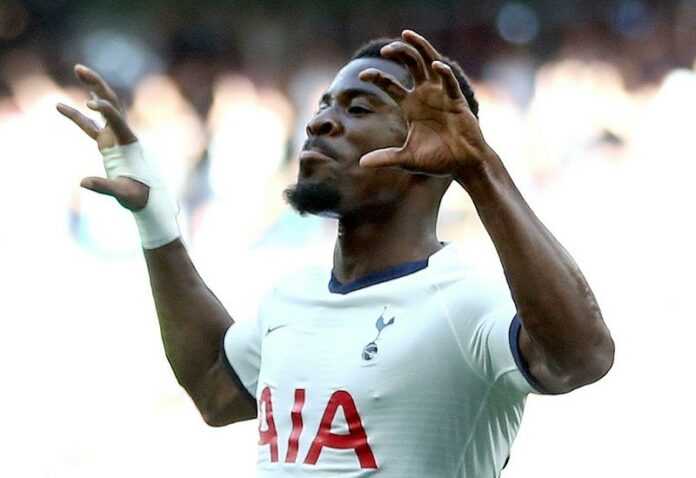 Tottenham Le Drole De Gateau D Anniversaire D Aurier