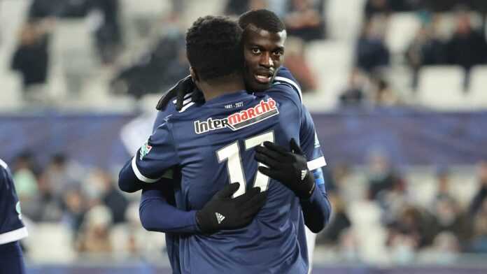 Bordeaux Quadruple Mbaye Niang S Offre Un Sacre Cadeau D Anniversaire