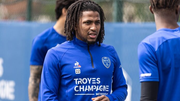 Yasser Larouci Yasser Larouci