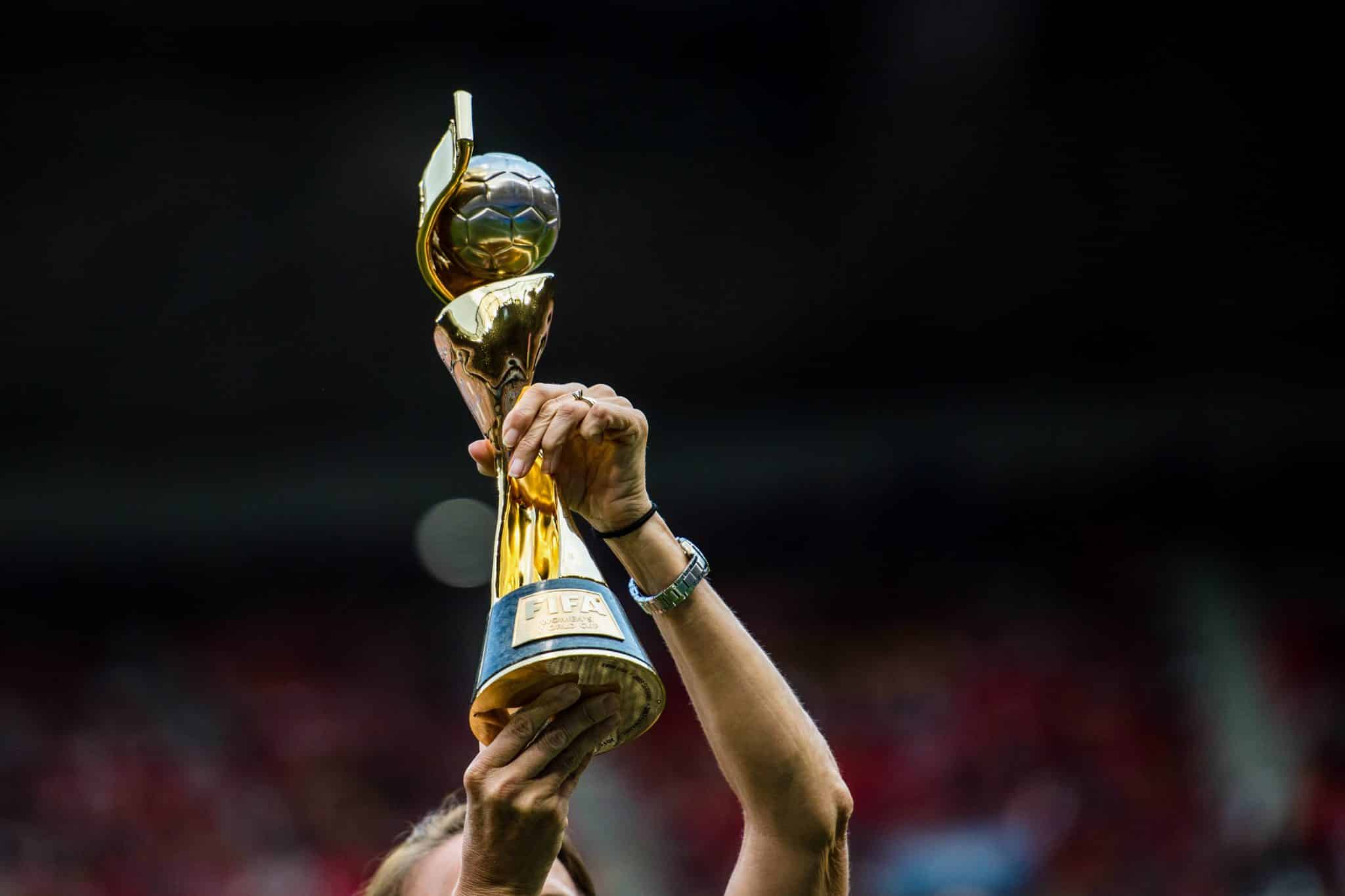 Coupe du monde féminine, trophée
