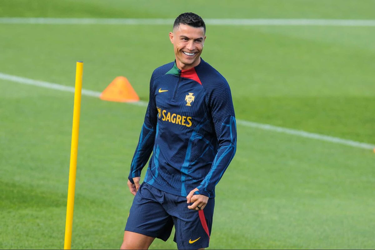 Cristiano Ronaldo s'enflamme pour le maillot du Sénégal !