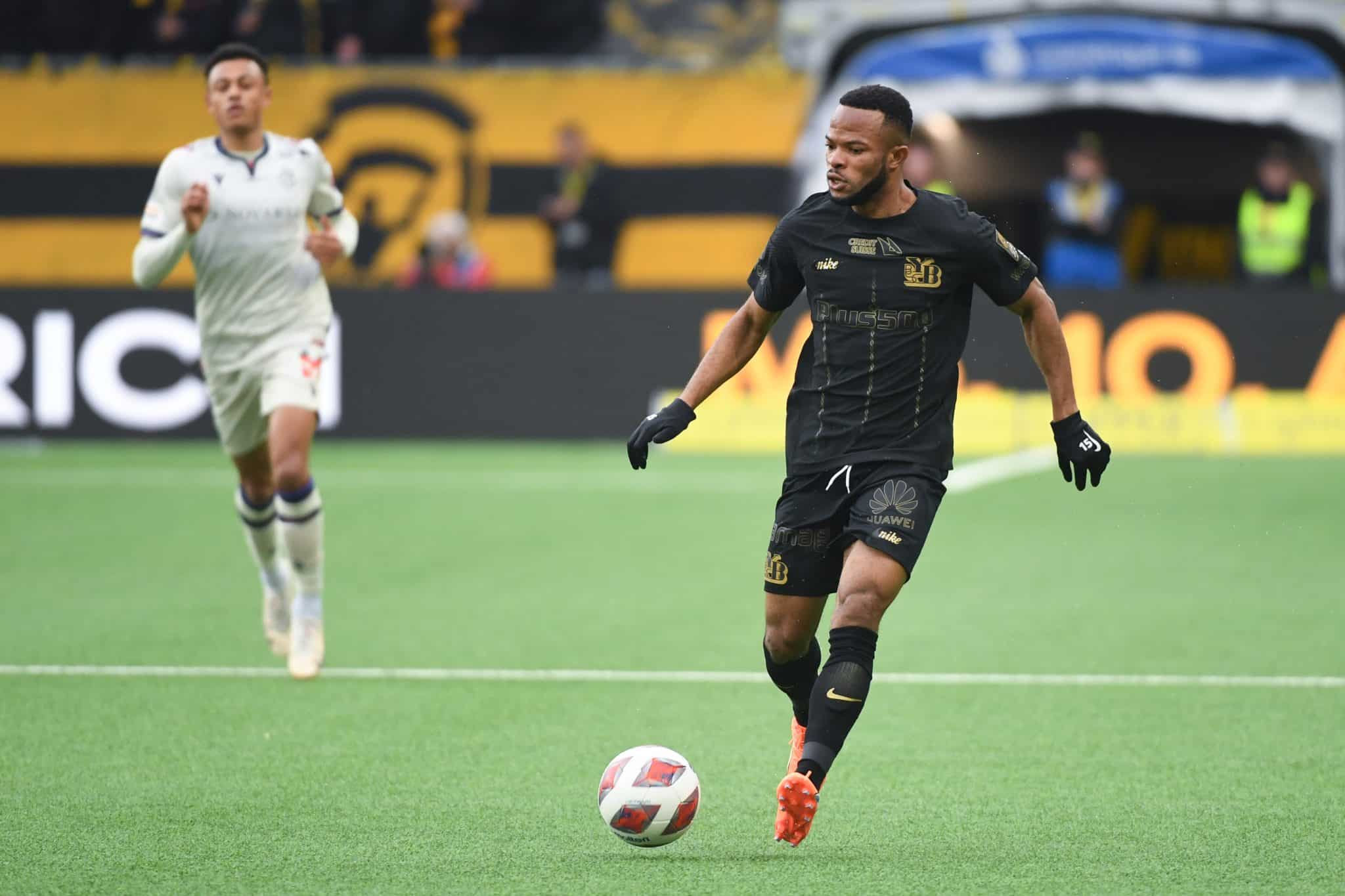 Meschack Elia, Young Boys