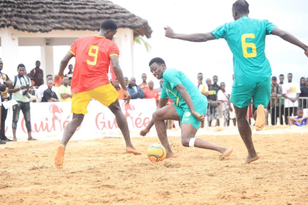 CAN Beach Soccer : le Sénégal dompte la Guinée, la Côte d’Ivoire mord le sable…